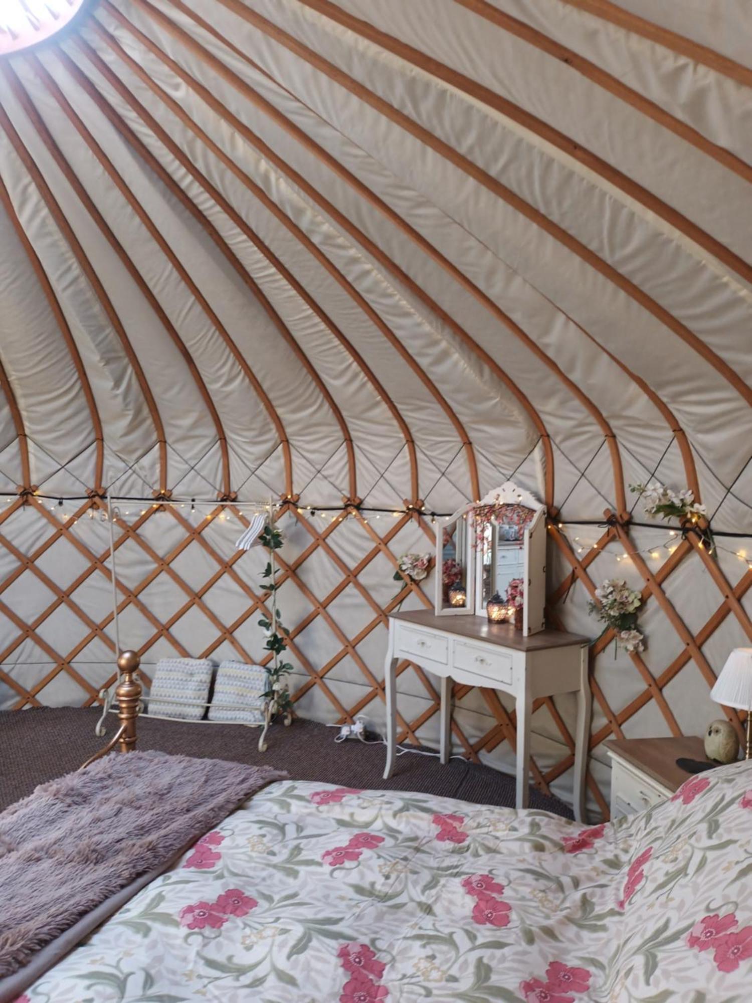 Luxury tent Gingerbread Yurts *
